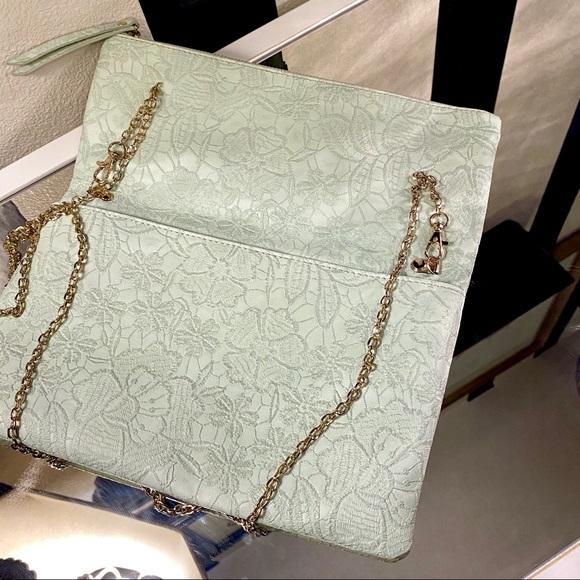 Urban Expressions Dorothy Seafoam Crossbody Clutch - Picture 7 of 12